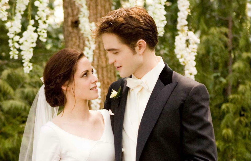 Bản tình ca nổi tiếng A Thousand Years khiến khán giả nghĩ ngay về đám cưới của cặp đôi Bella & Edward