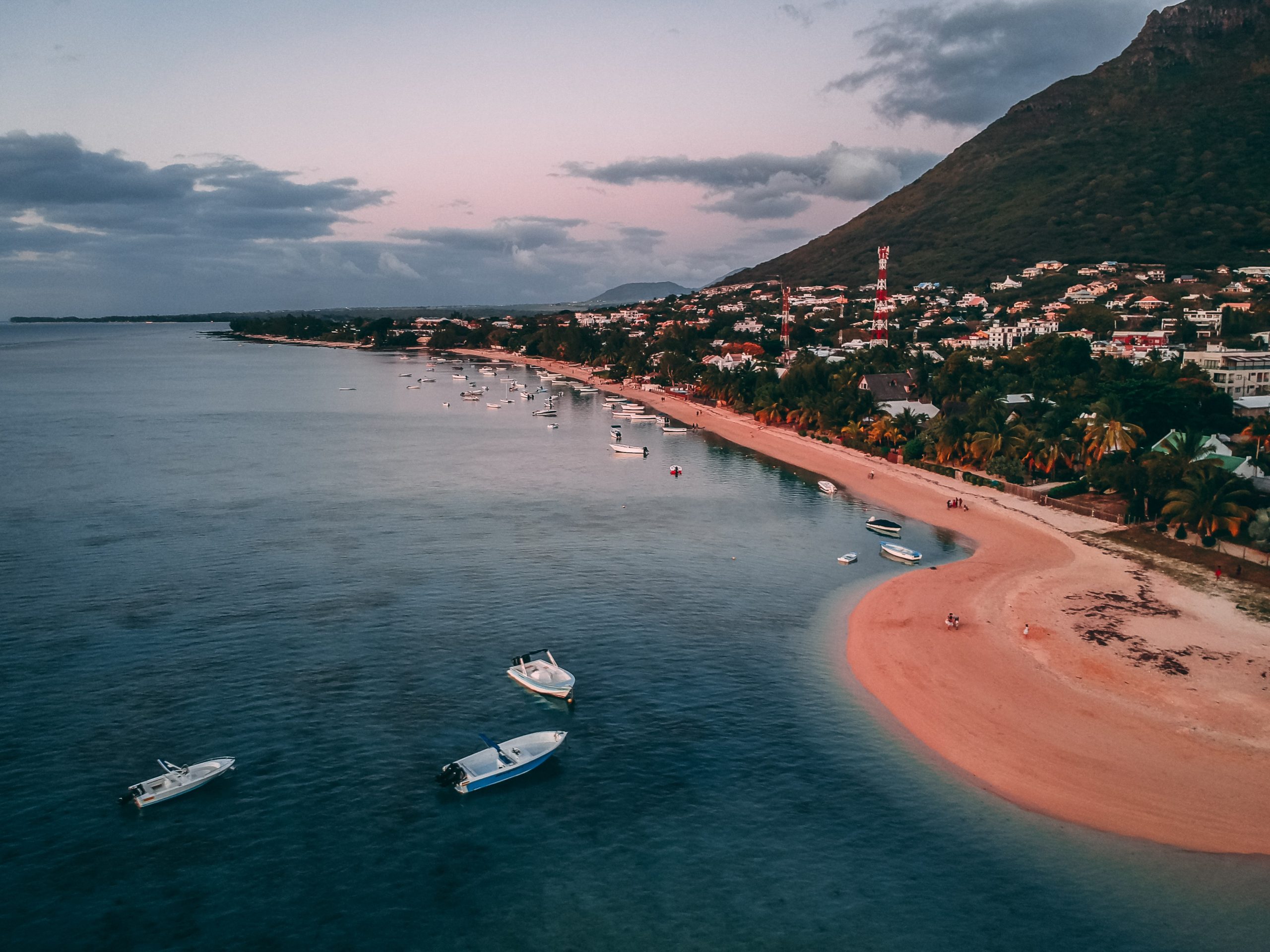 Thiên nhiên đã hào phóng ban tặng Mauritius những bãi biển đẹp tựa thiên đường